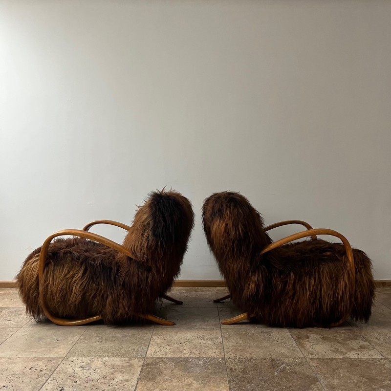 Pair of vintage sheepskin armchairs H-269 by Jindrich Halabala, Czechoslovakia 1930