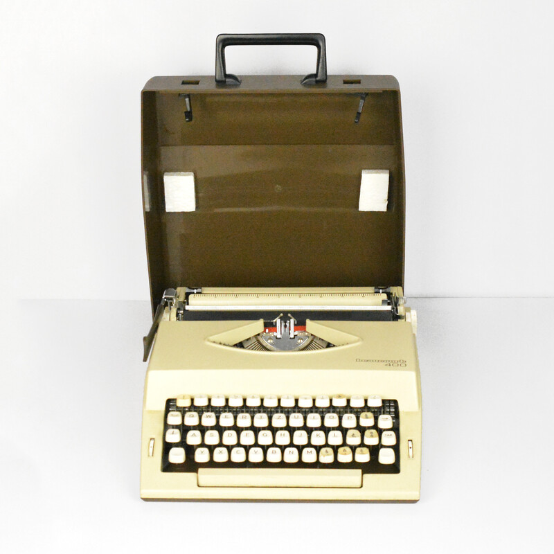 Vintage Beaucourt 400 suitcase typewriter, Germany 1980s