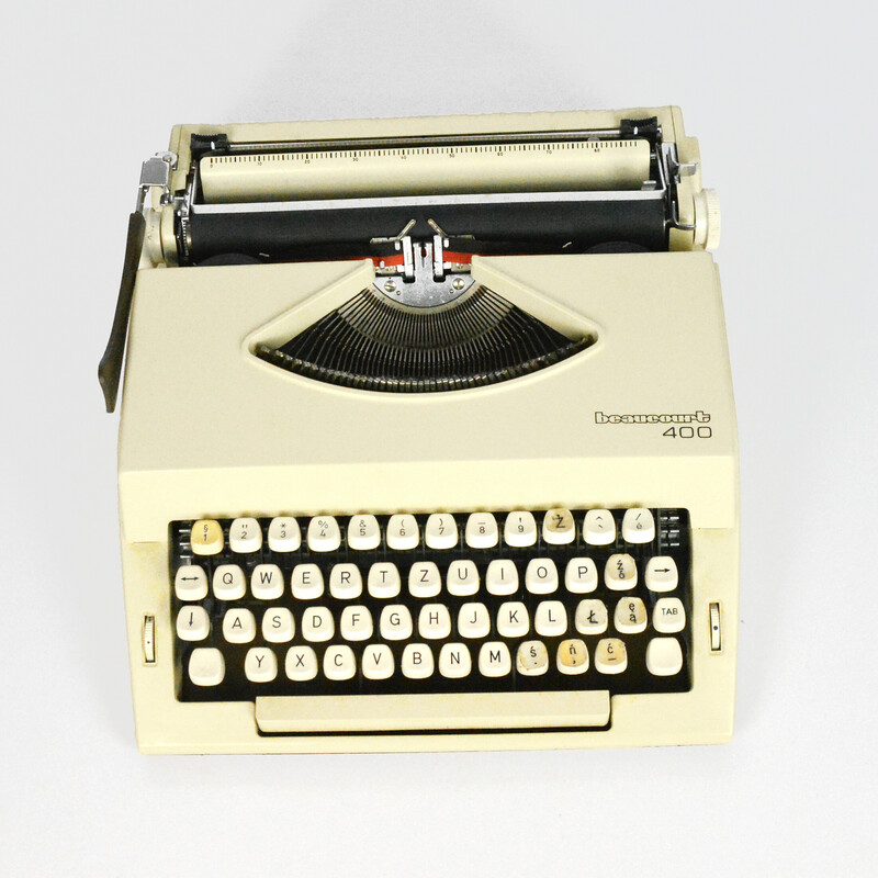 Vintage Beaucourt 400 suitcase typewriter, Germany 1980s