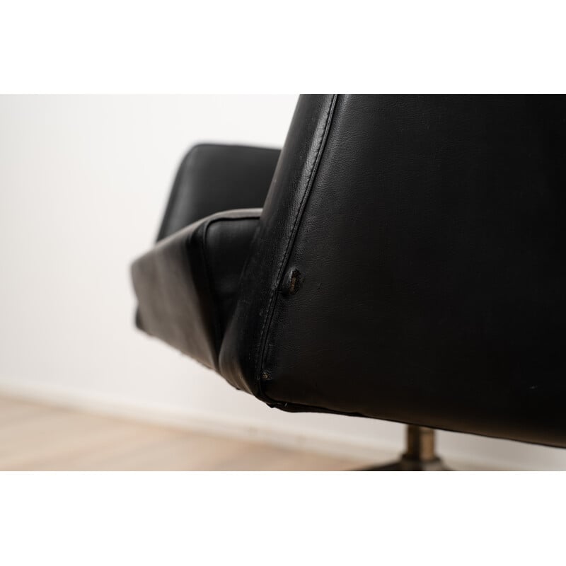 Vintage model 98 office armchair by Theo Ruth for Artifort