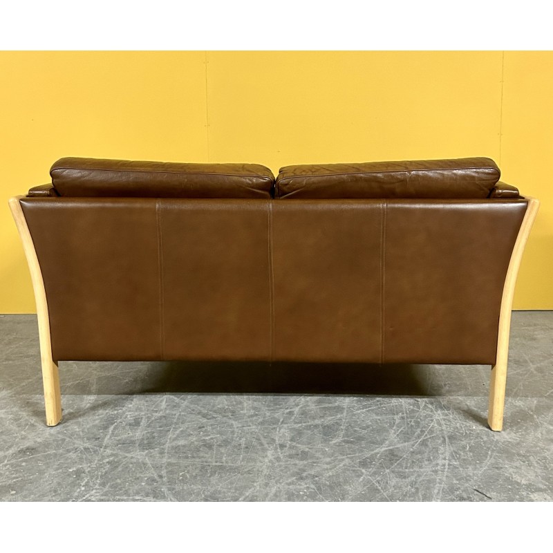 Dänisches 2-Sitzer-Sofa aus braunem Leder mit Holzgestell, 1960er Jahre