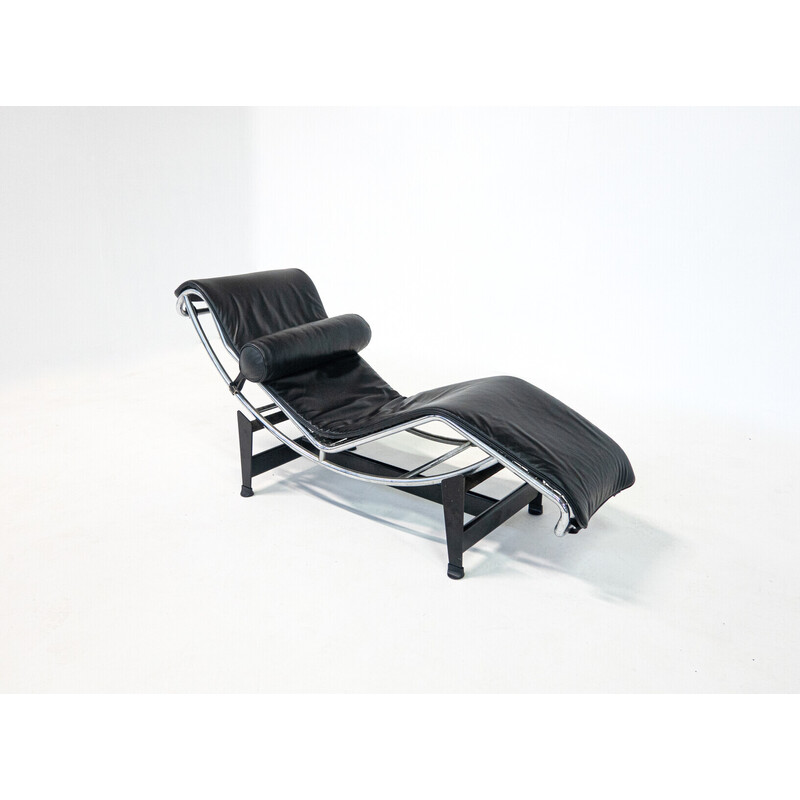 Vintage lounge chair Lc4 in black leather by Le Corbusier for Cassina, Italy 1960s