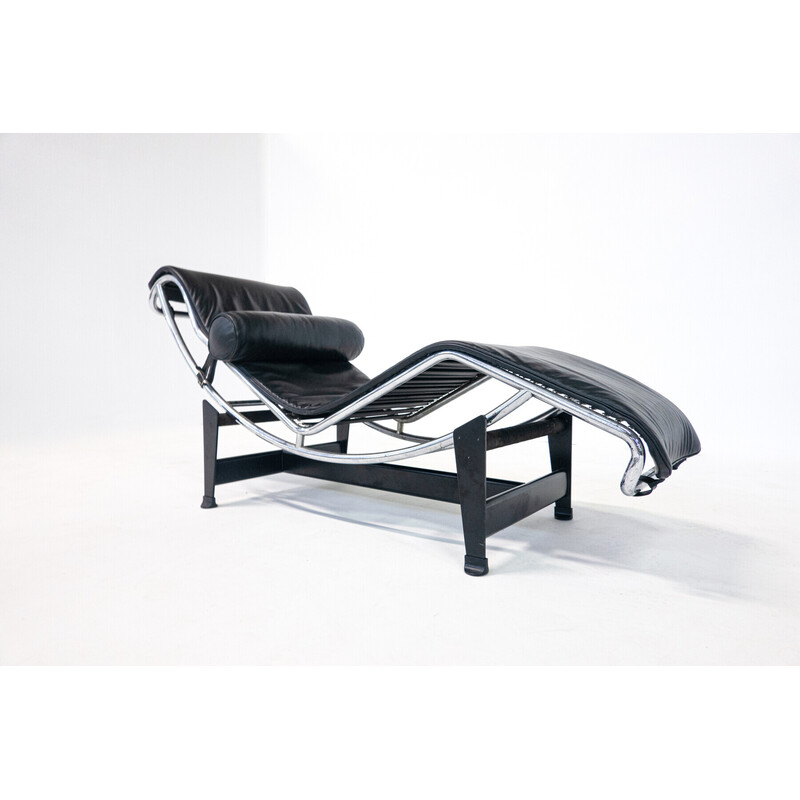 Vintage lounge chair Lc4 in black leather by Le Corbusier for Cassina, Italy 1960s