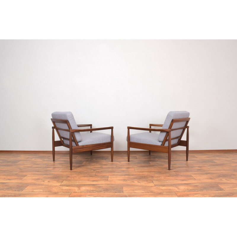 Zwei dänische Sessel aus Teakholz und Stoff aus der Mitte des Jahrhunderts, 1960er Jahre