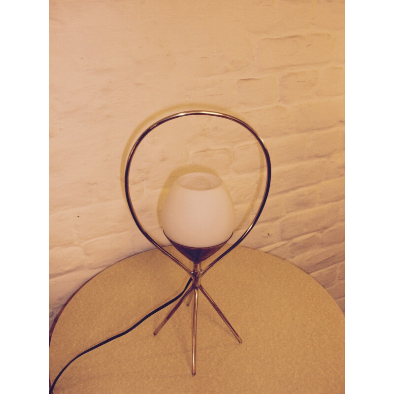 Lampe de table en opaline et en laiton - 1950