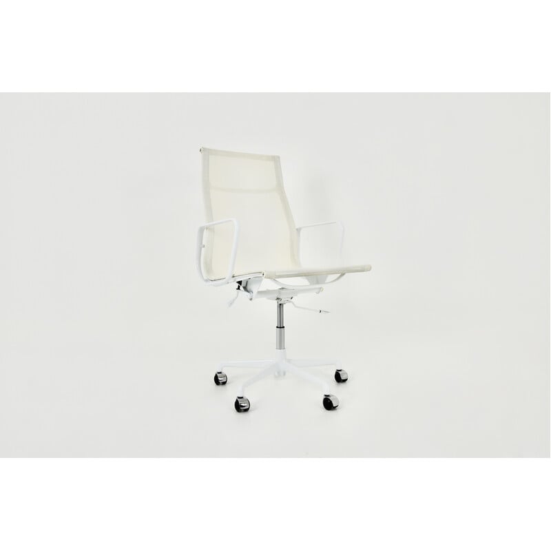 Vintage white office chair by Charles and Ray Eames for Herman Miller, 1970
