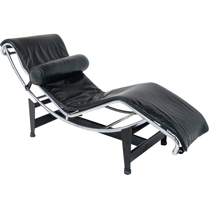 Vintage lounge chair Lc4 in black leather by Le Corbusier for Cassina, Italy 1960s