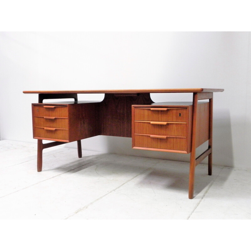 Vintage desk in teak by Gunni Omann - 1960s