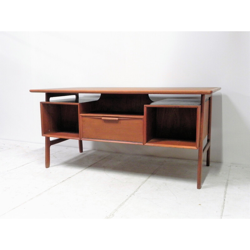 Vintage desk in teak by Gunni Omann - 1960s