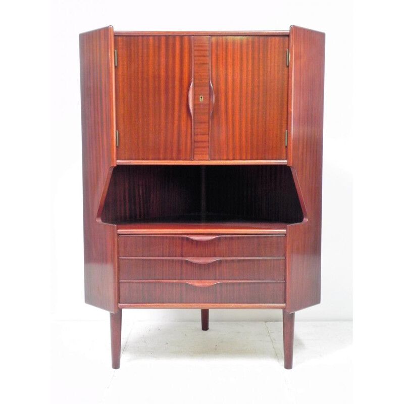 Scandinavian corner cupboard, Gunni Omann - 1970s