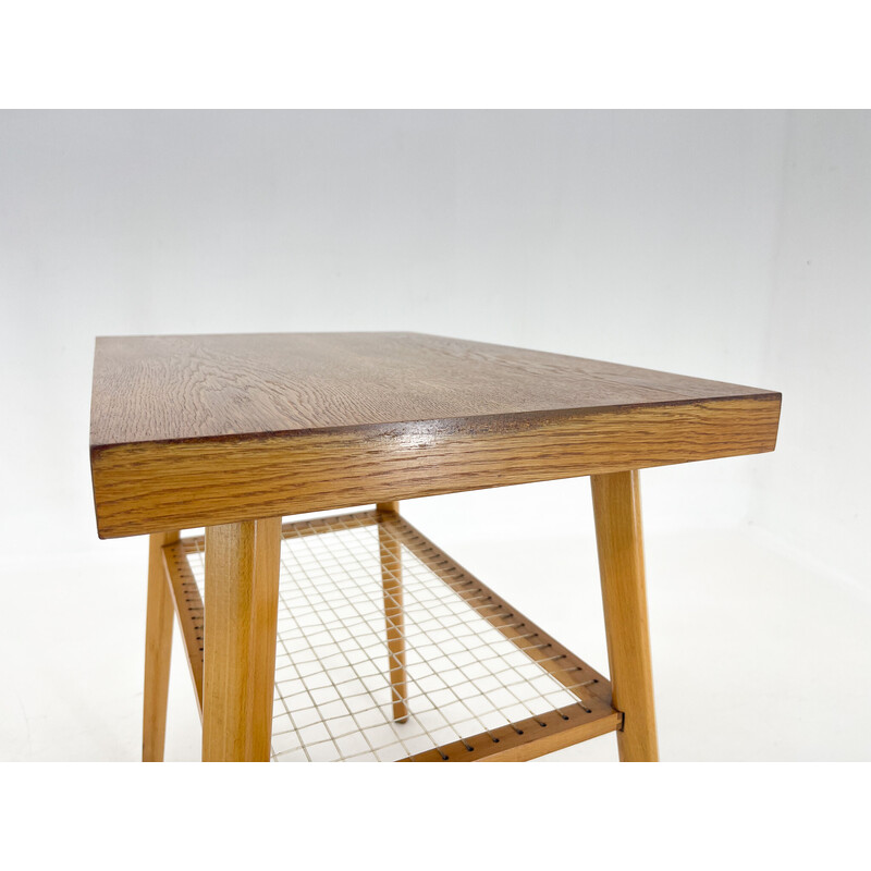 Mesa auxiliar vintage de madera, Checoslovaquia Años 60