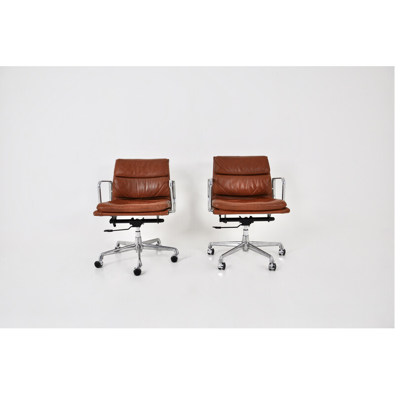 Paar vintage Soft Pad fauteuils in cognac leer van Charles en Ray Eames voor Icf, 1970