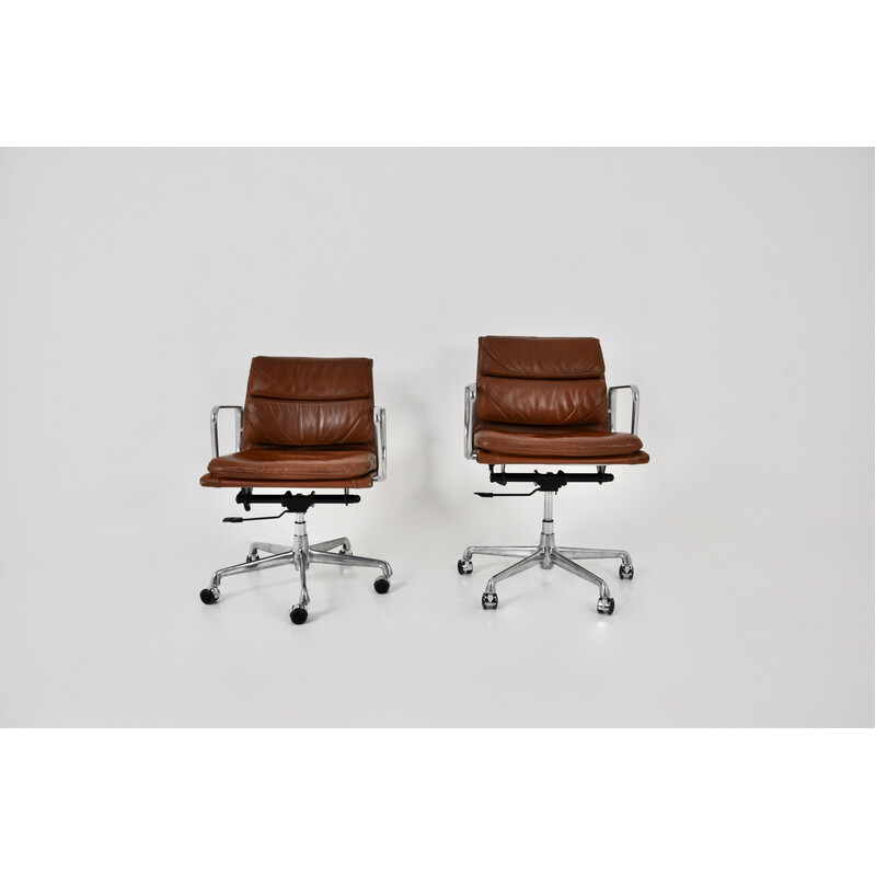 Paar vintage Soft Pad fauteuils in cognac leer van Charles en Ray Eames voor Icf, 1970