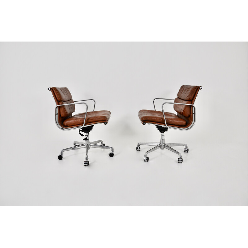 Paar vintage Soft Pad fauteuils in cognac leer van Charles en Ray Eames voor Icf, 1970