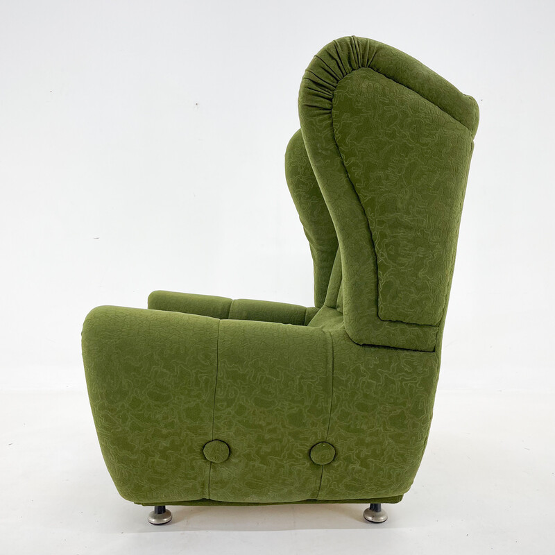 Mid-century wing zrmchair in green fabric, 1960s