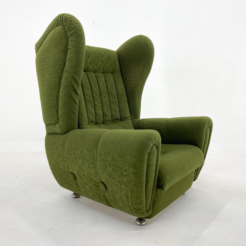 Mid-century wing zrmchair in green fabric, 1960s