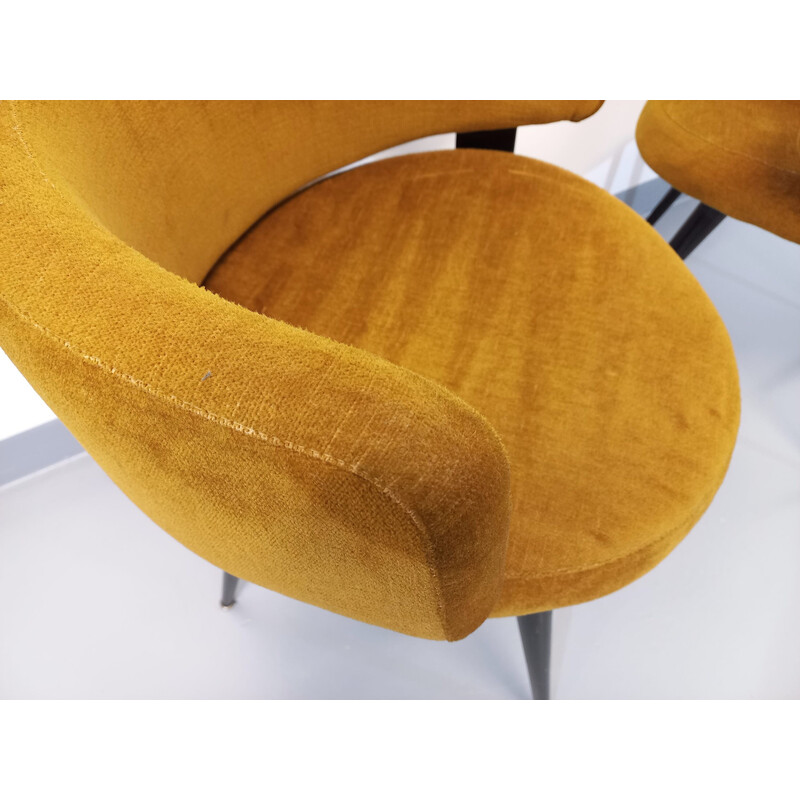 Par de poltronas italianas vintage em veludo e metal preto, 1960