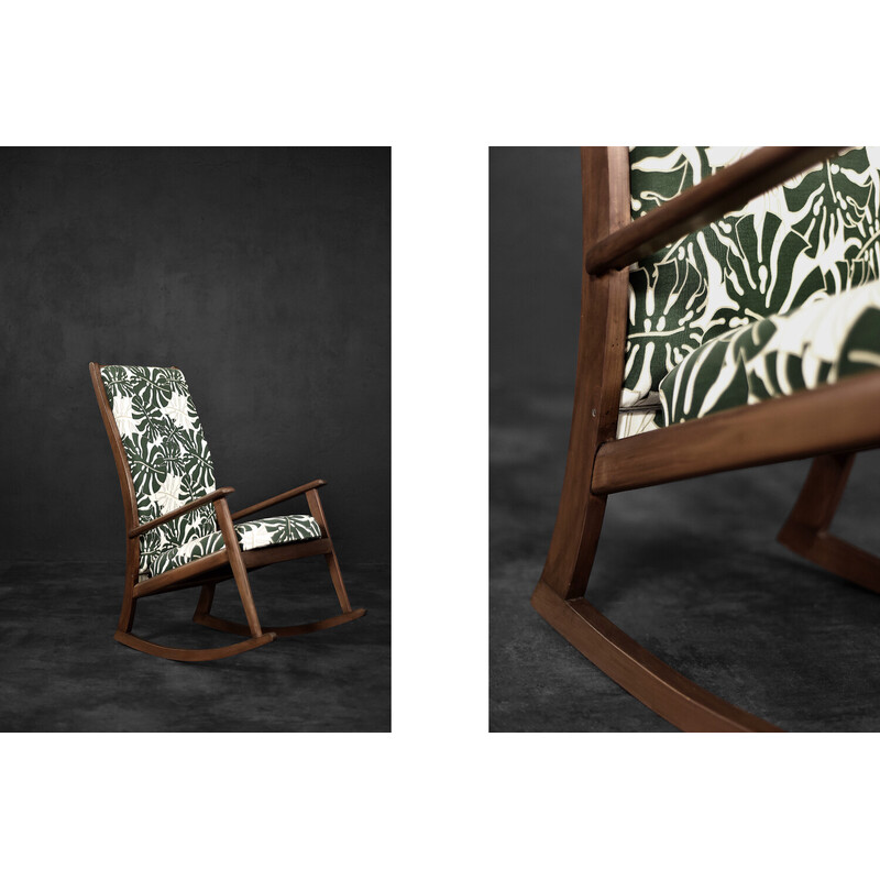 Cadeira de balanço dinamarquesa Vintage em madeira e tecido de padrão foliar Monstera, década de 1960