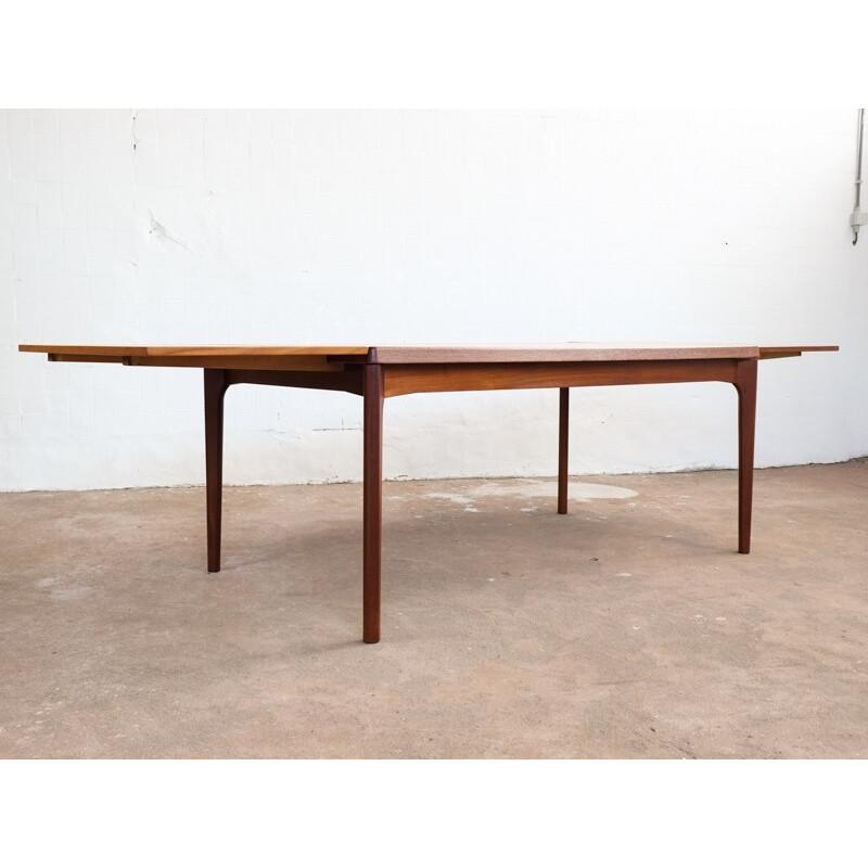 Bigger table in teak by Henning Kjaernulf - 1960s