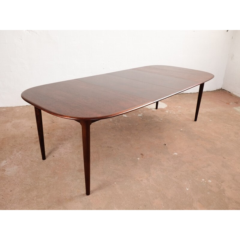 Danish oval table in rosewood - 1960s