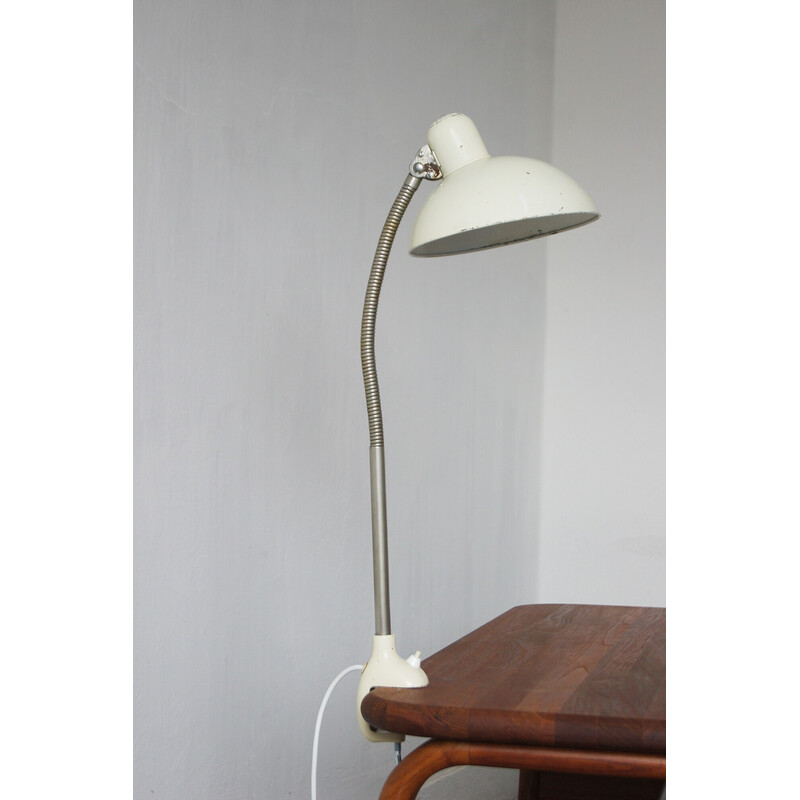Lámpara de mesa blanca vintage Bauhaus de Christian Dell para Kaiser Idell, años 50
