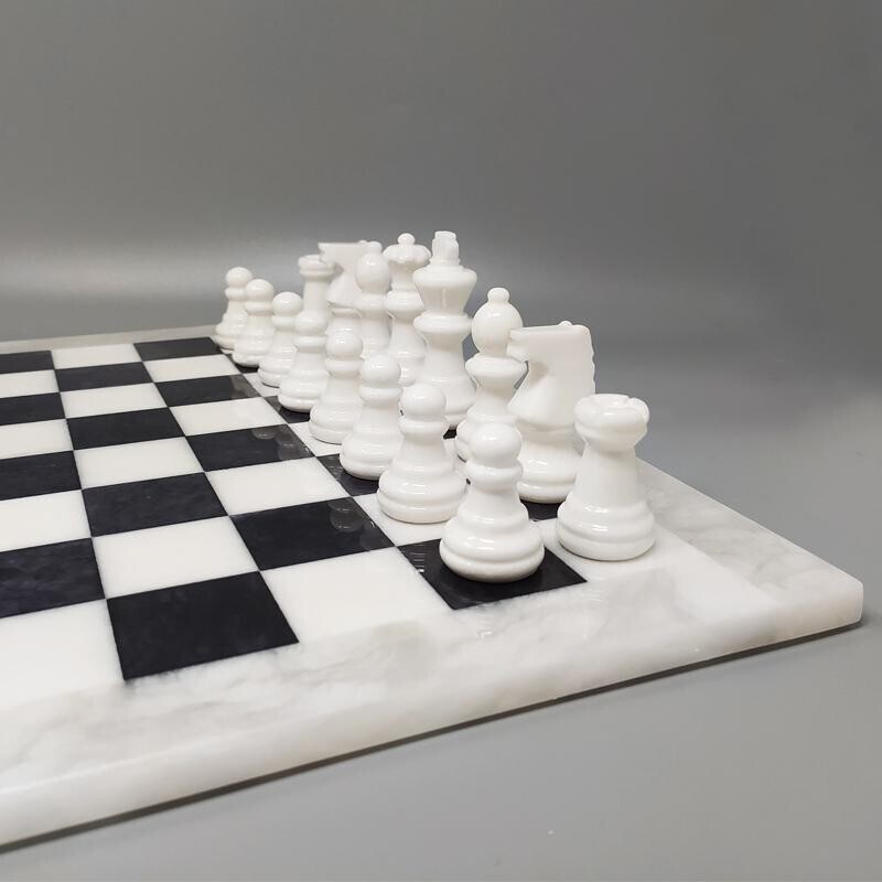 Jeu d'échecs vintage noir et blanc en albâtre de Volterra fait à la main, Italie 1970