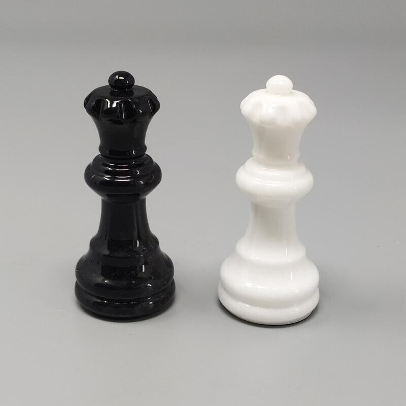 Vintage black and white chess set in Volterra Alabaster handmade, Italy 1970s