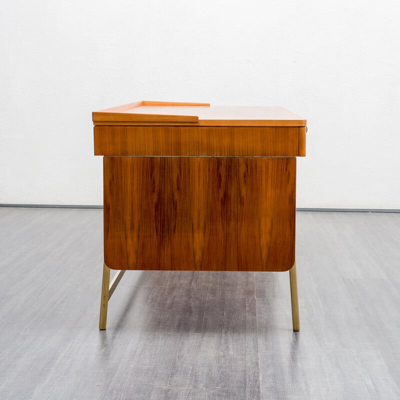 Schreibtisch aus der Mitte des Jahrhunderts in Nussbaum von Erwin Behr für Behr Möbel, 1960er Jahre