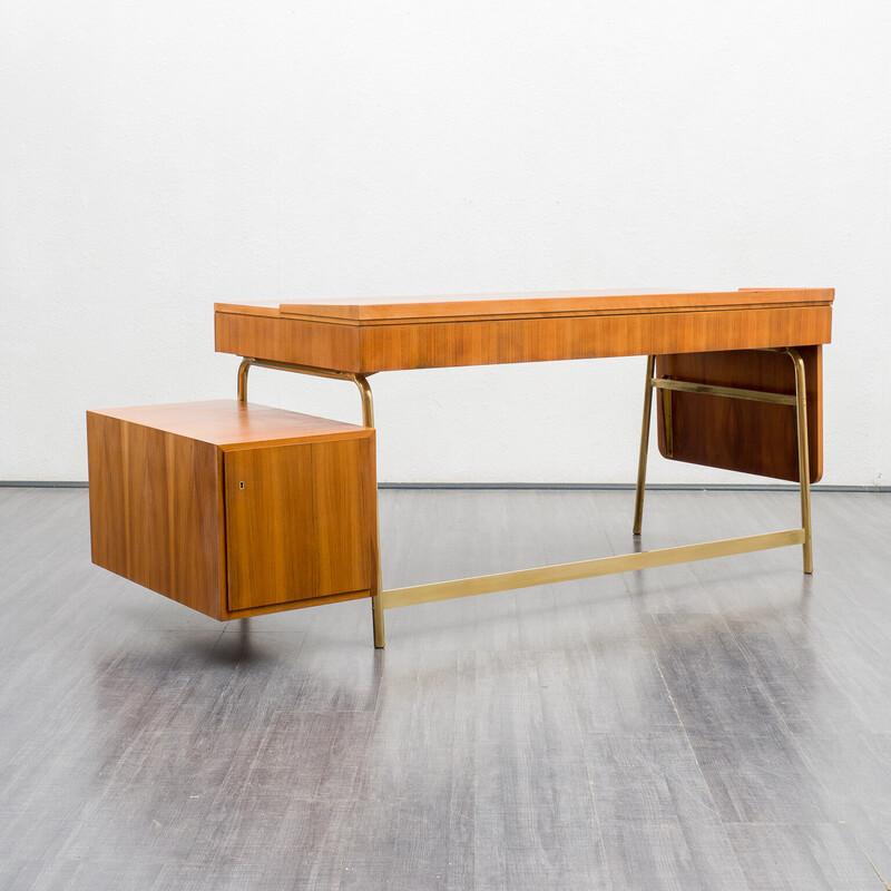 Bureau vintage en noyer par Erwin Behr pour Behr Möbel, 1960