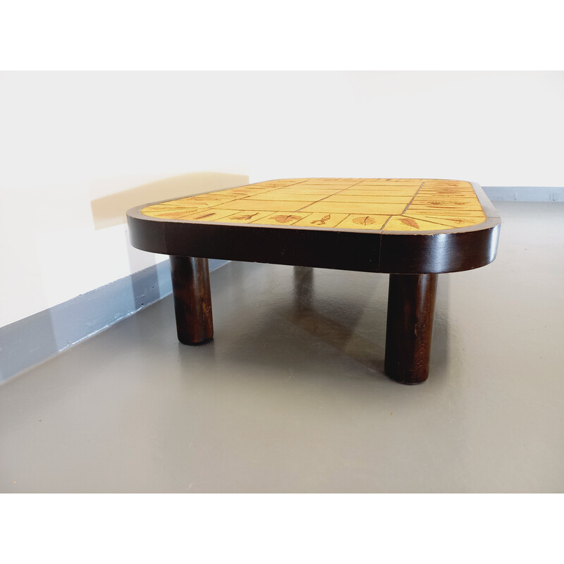 Table basse vintage en bois foncé et céramique de Vallauris de Roger Capron, 1960-1970