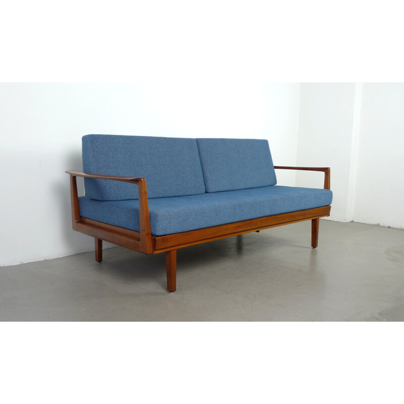 Lit de repos en noyer de Walter Knoll - 1950