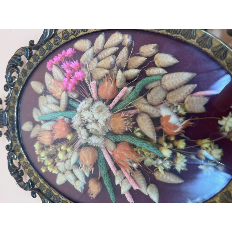 Cadre baroque vintage avec fleurs séchées