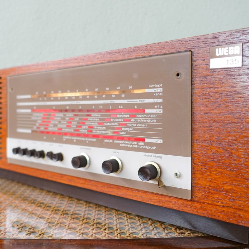 Rádio Vintage de teca da Wega, década de 1960