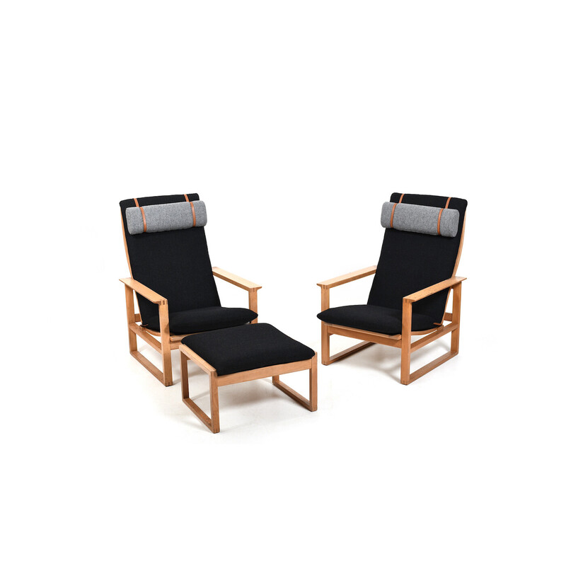 Pair of vintage sled armchairs Bm-2254 and pouf by Børge Mogensen for Fredericia Stolefabrik, 1960s