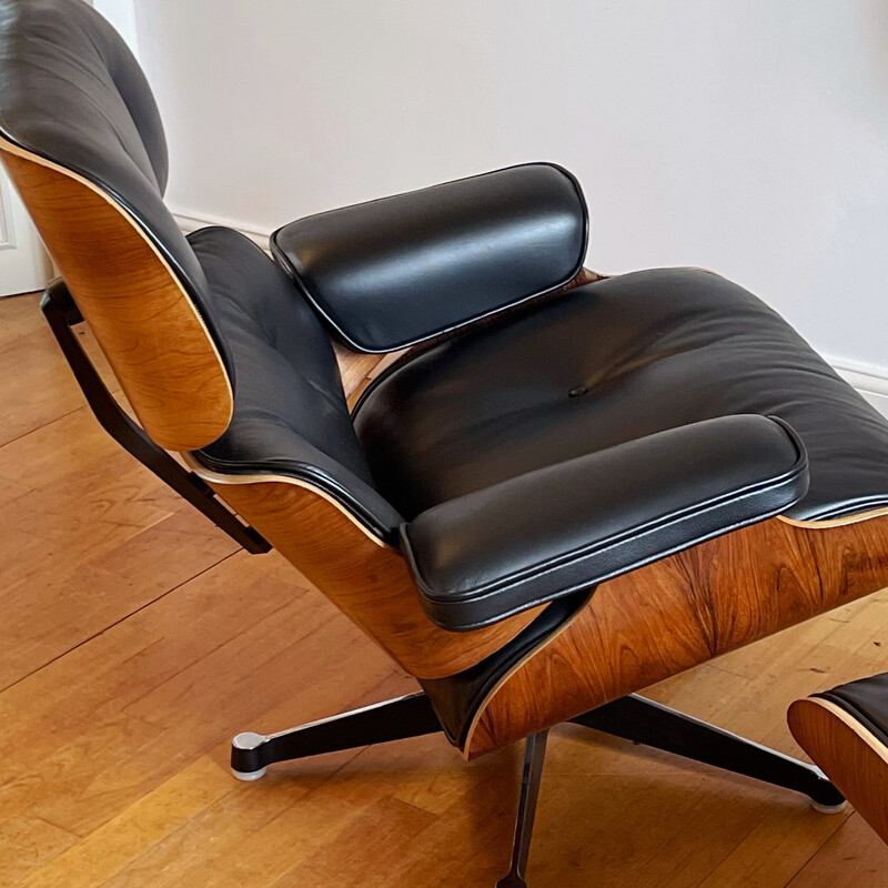 Poltrona Vintage com otomano de Charles e Ray Eames para Herman Miller, França 1970