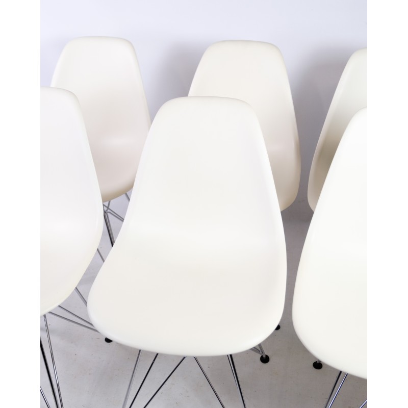 Vintage white plastic Dsr chair by Charles and Ray Eames, 1948s