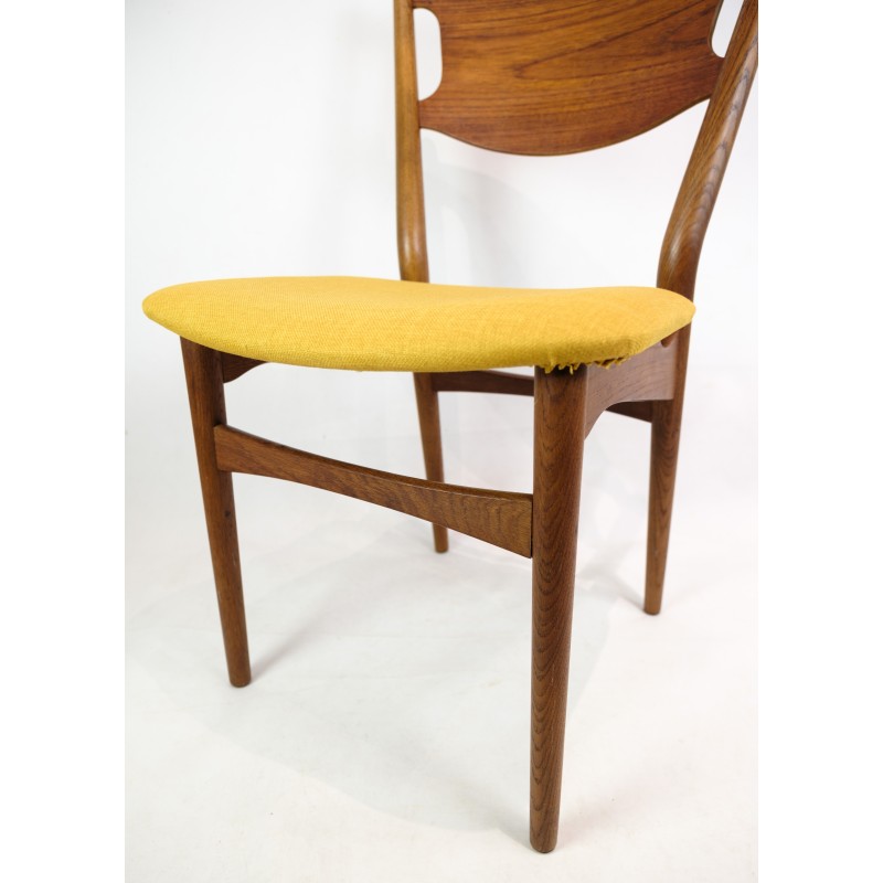 Set of 4 vintage chairs in teak and yellow fabric, Denmark 1960s