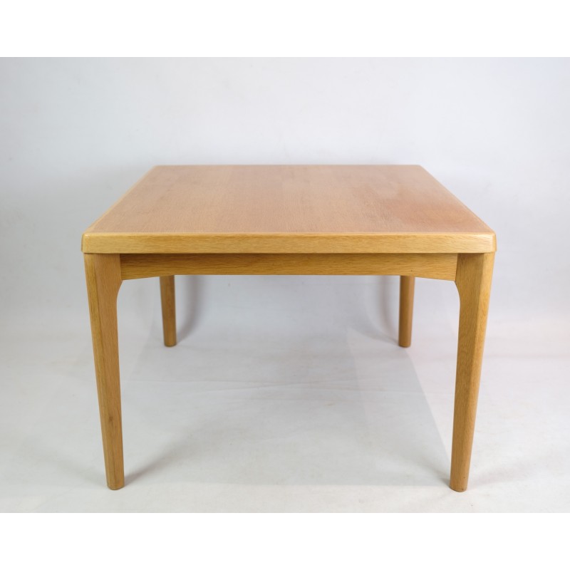 Mesa de centro vintage en madera de roble por Henning Kjærnulf para Vejle, años 60