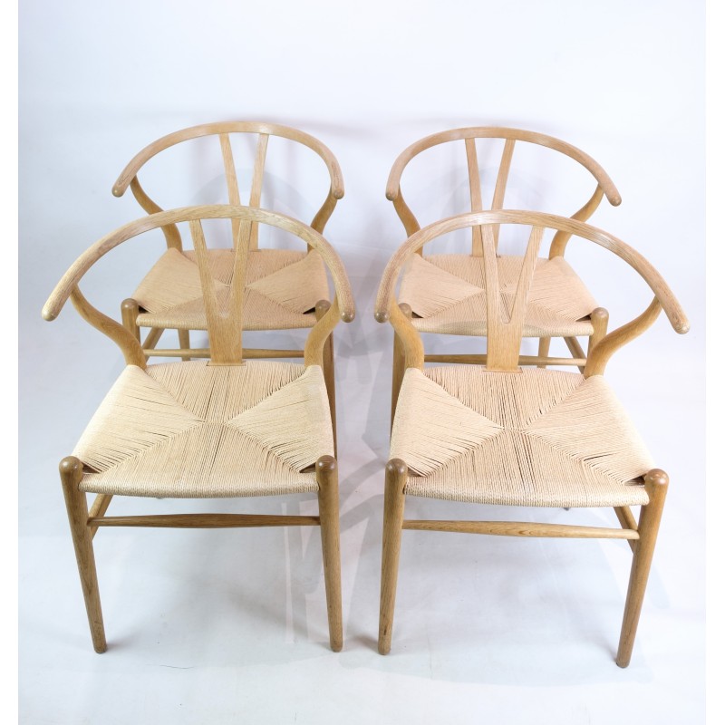 Set of 4 vintage chairs model Ch24 in oakwood by Hans J. Wegner, 1950