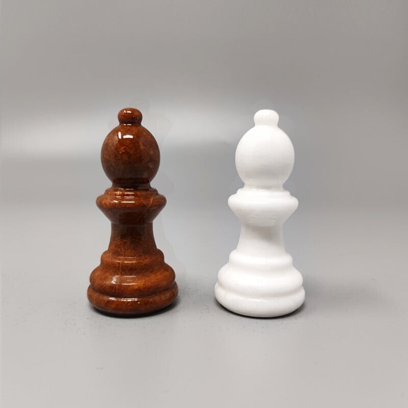 Set di scacchi vintage bianchi e marroni in alabastro di Volterra fatto a mano, Italia anni '70