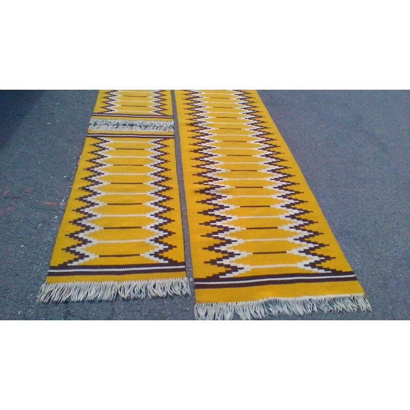 Lot de 3 tapis réversibles jaunes en laine produit par Kelim - 1960