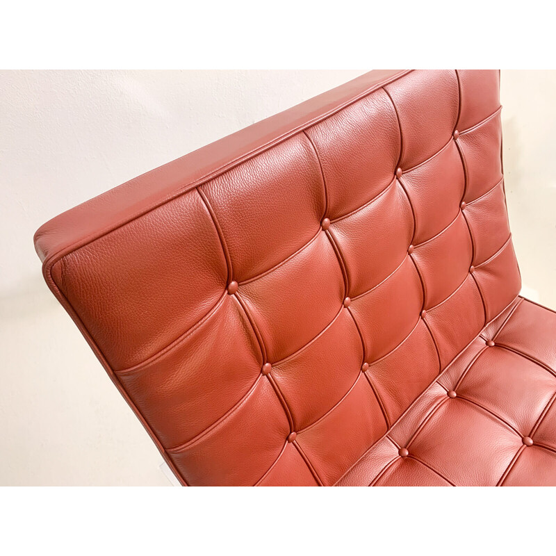 Ein Paar Barcelona-Sessel aus burgunderfarbenem Leder von Mies Van Der Rohe für Knoll, 1990er Jahre