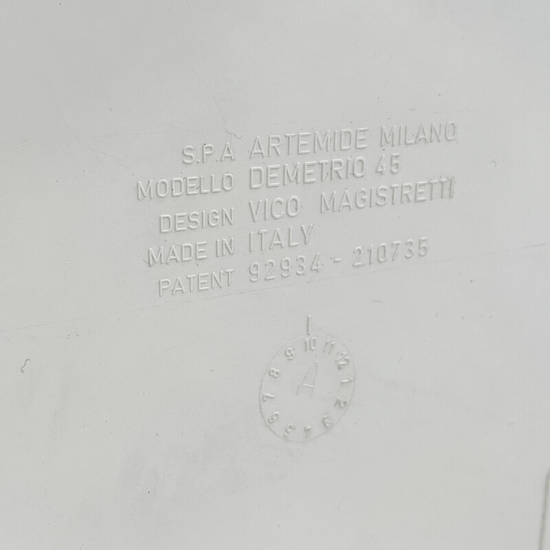 Par de mesas laterais Demetrio 45 branco vintage de Vico Magistretti para Artemide, década de 1970