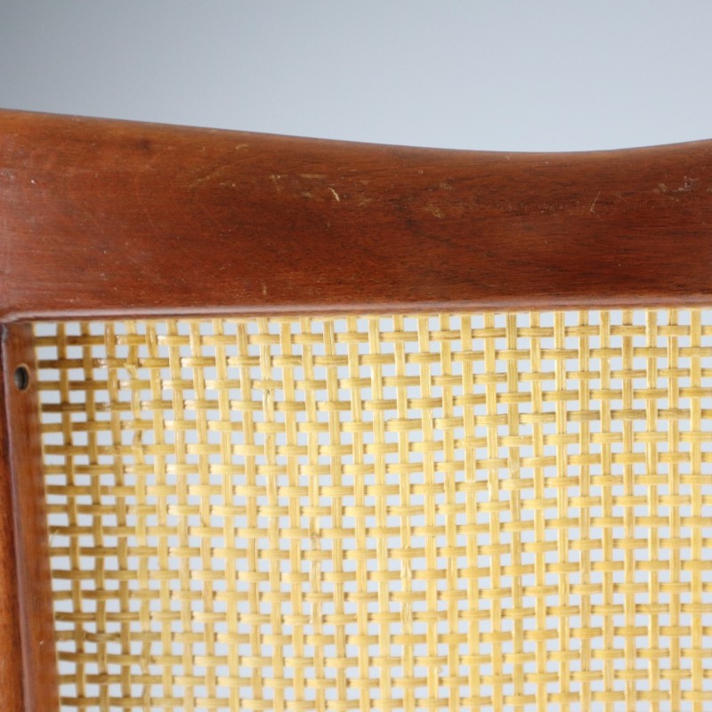 Pareja de sillas suecas de mediados de siglo de teca y tela