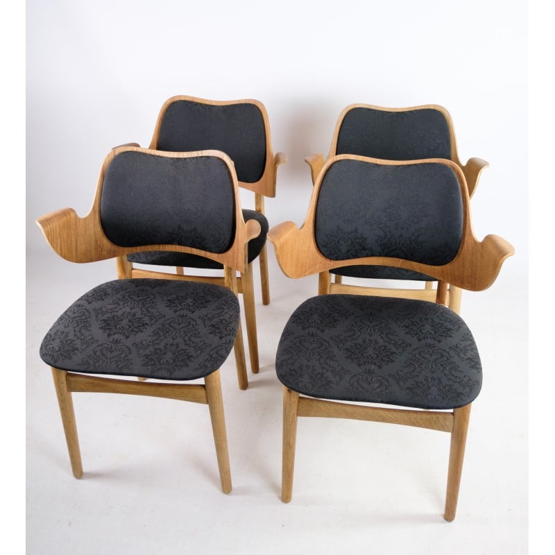 Set of 4 vintage model 107 armchairs in oakwood and teak by Hans Olsen for Bramin, 1960