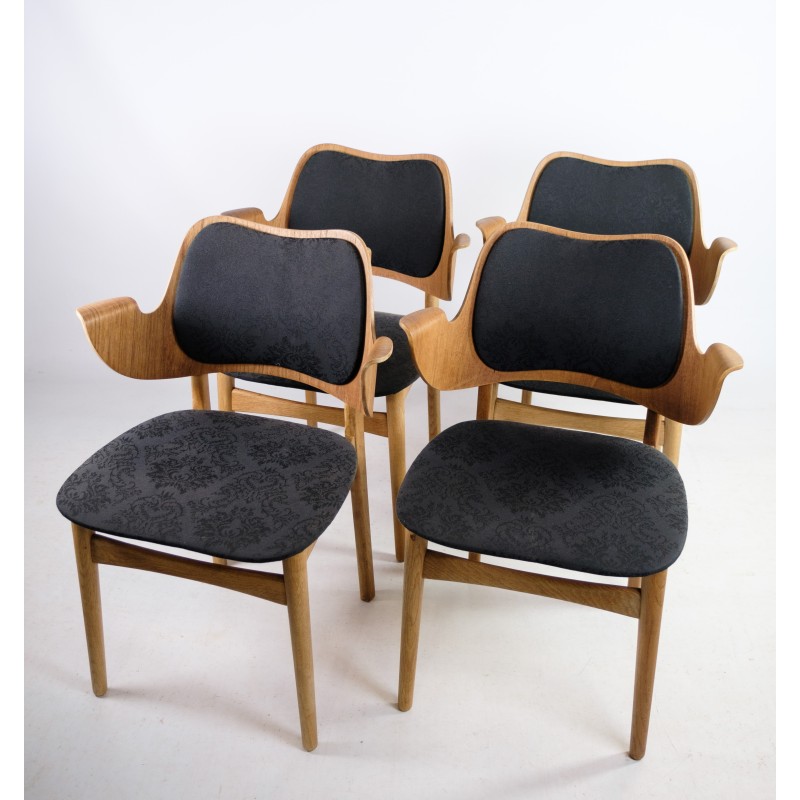 Set of 4 vintage model 107 armchairs in oakwood and teak by Hans Olsen for Bramin, 1960