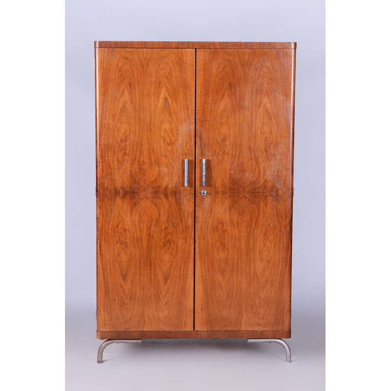 Armoire vintage Bauhaus en noyer par Robert Slezak, République tchèque 1930-1939