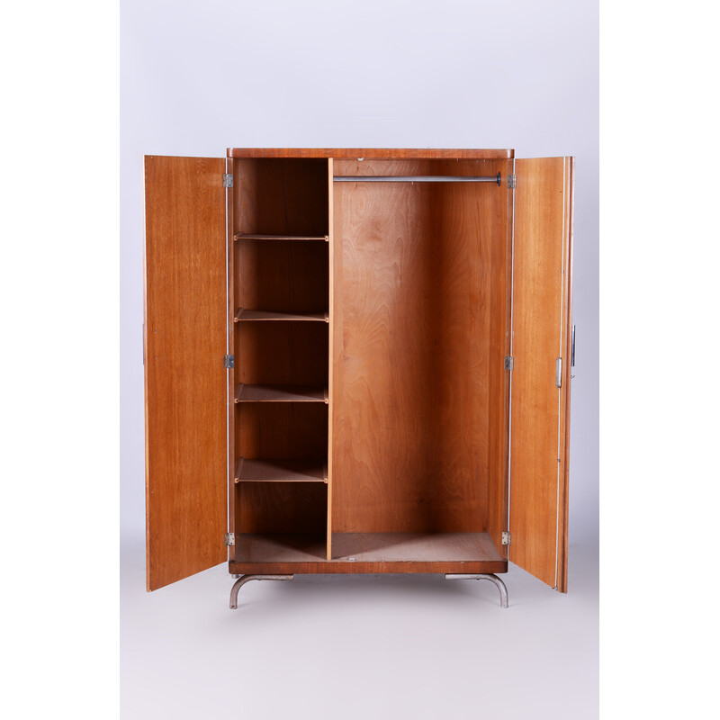 Armoire vintage Bauhaus en noyer par Robert Slezak, République tchèque 1930-1939