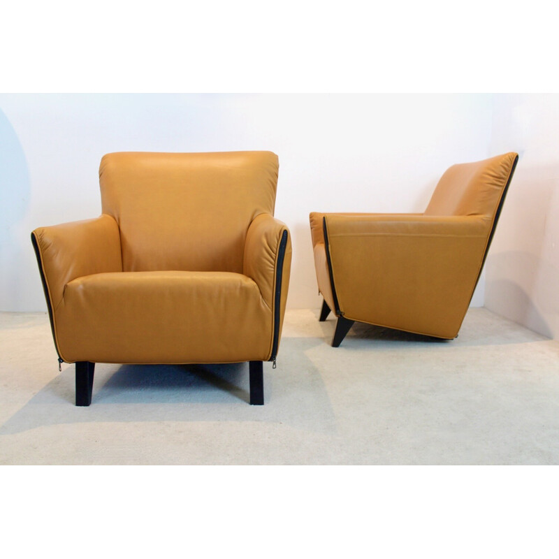 Pair of vintage F330 leather lounge chairs by Gerard van den Berg for Artifort