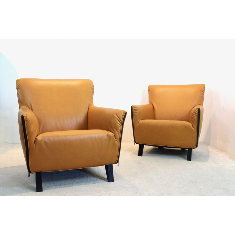 Pair of vintage F330 leather lounge chairs by Gerard van den Berg for Artifort